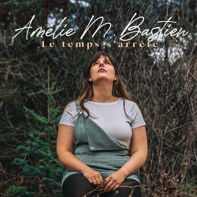 Diplômée de l'École nationale de la chanson, Amélie est une amoureuse des mots et de la nature. C'est par la musique que toutes ses passions fleurissent. Extrait audio